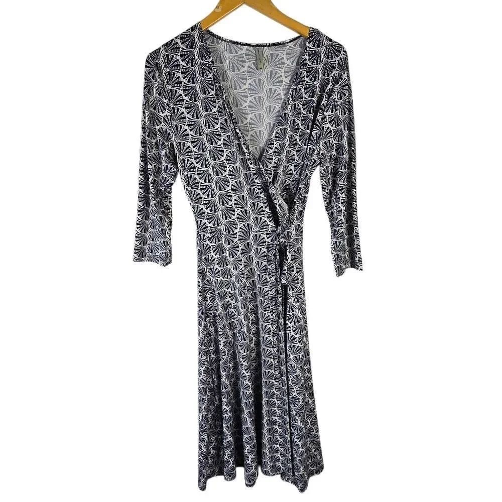 White Stag Black and White Women's Wrap Midi Dress Shell Print Size M